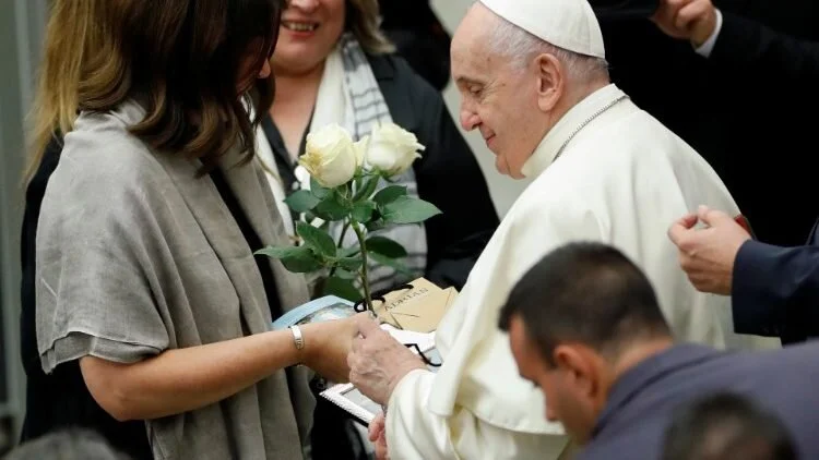 HH Pope Francis at Audience: True freedom flows from the Cross of Christ
