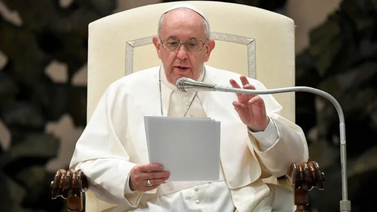 قداسة البابا فرنسيس يُصلّي من أجل الأشخاص الّذين يعانون من الإكتئاب