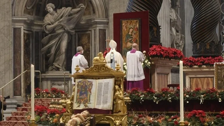 قداسة البابا فرنسيس يترأّس القدّاس الإلهيّ إحتفالًا بعيد القدّيسة مريم أمّ اللّه