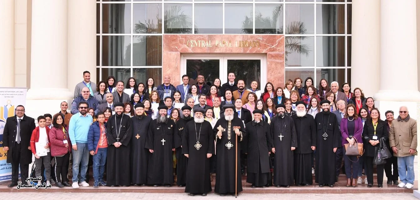 تكريم أوائل مبادرة "شبابنا بيقرا" بيد قداسة البابا تواضروس الثاني