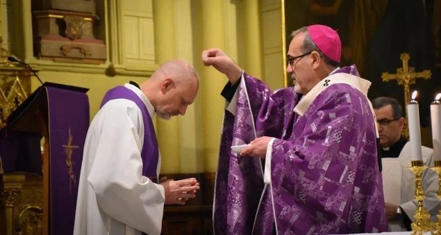 “Remember who you are in front of God”: His Beatitude Mgr Pierbattista Pizzaballa Celebrates Ash Wednesday at the Co-Cathedral of the Latin Patriarchate of Jerusalem