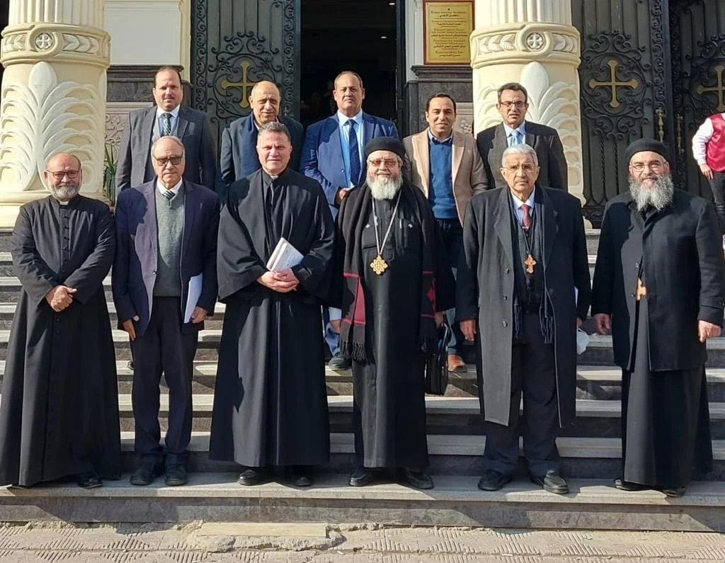 El secretario ejecutivo de ATIME, el padre Mikhael Kanbar, en una visita ecuménica a Egipto