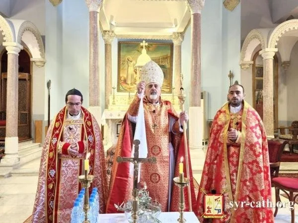 غبطة البطريرك مار اغناطيوس يوسف الثالث يونان يحتفل بقداس عيد العنصرة