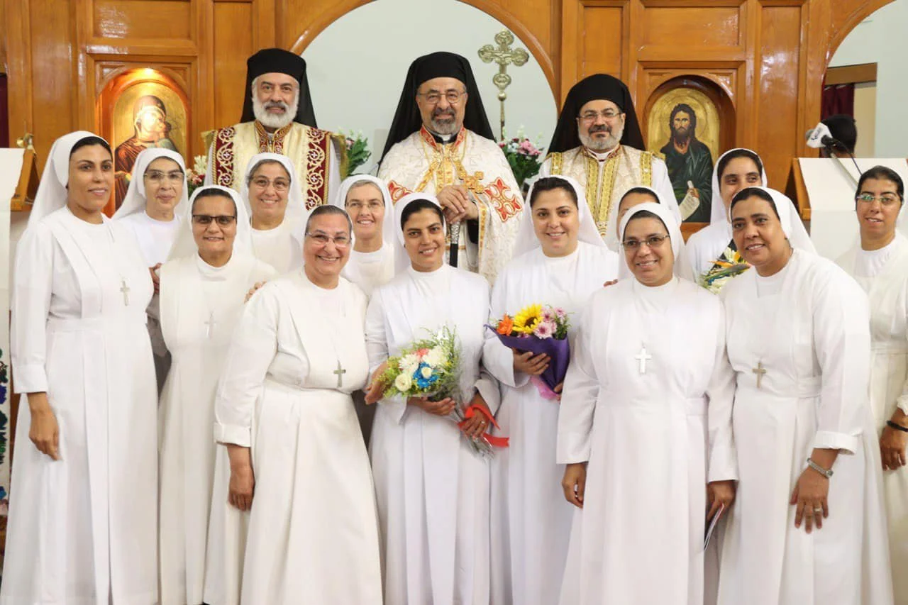 التجاوب مع عمل نعمة اللّه... غبطة الأنبا إبراهيم إسحق يترأّس احتفال النذور الدائمة لبعض الراهبات الفرنسيسكانيّات صغيرات القلب الأقدس