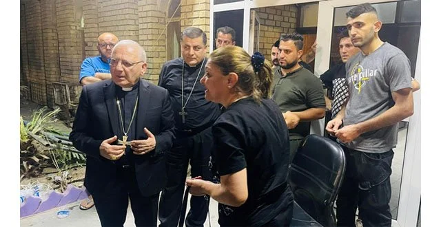 غبطة البطريرك الكاردينال لويس روفائيل ساكو يزور مخيّم مريم العذراء للنازحين في زيونة ببغداد إهتمامًا بمحنتهم