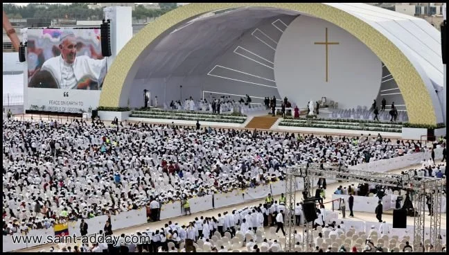 قداسة البابا فرنسيس يحتفل بالقدّاس الإلهيّ في استاد البحرين الوطني بمشاركة بطاركة الشرق