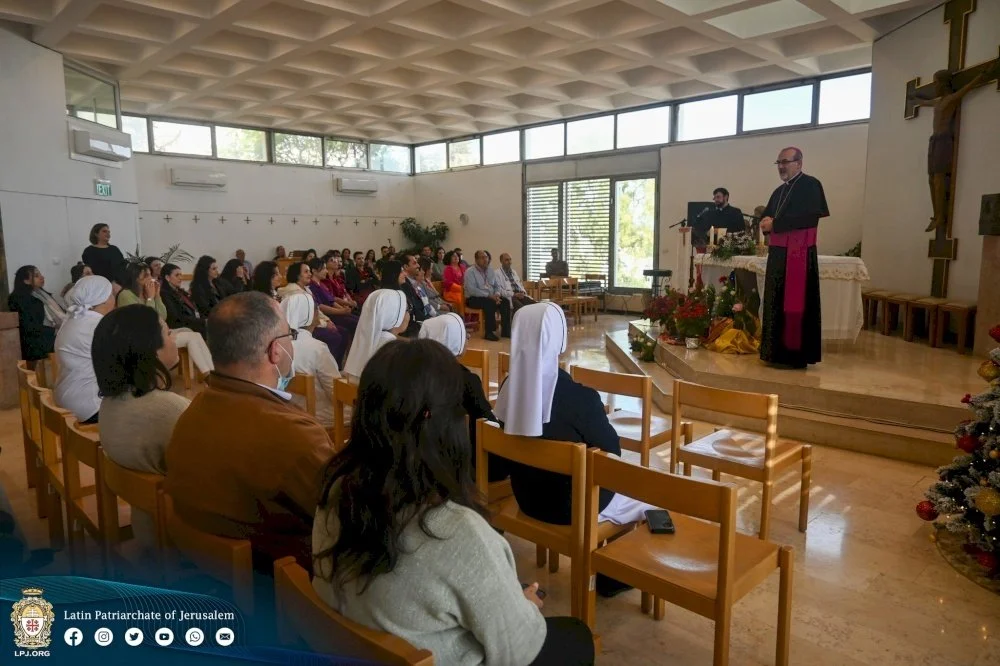 غبطة البطريرك بيرباتيستا بيتسابالا يزور مستشفى الكاريتاس بمناسبة الأعياد