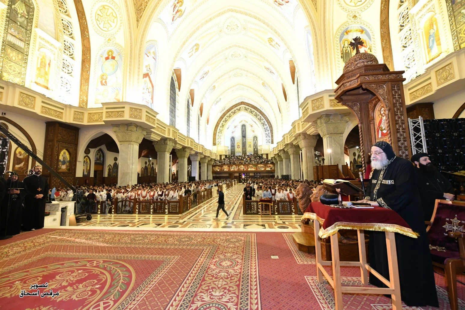 الآلاف من الشباب يشاركون قداسة البابا تواضروس الثاني التسبيح في سينرچيا 4