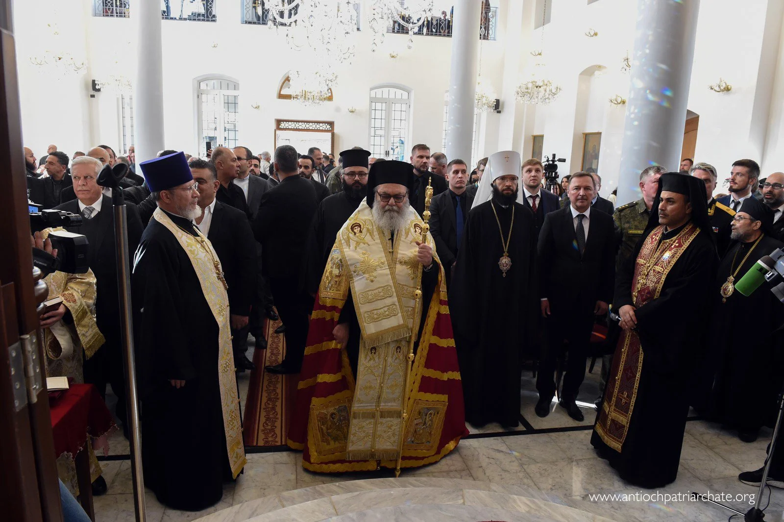 غبطة البطريرك يوحنّا العاشر يقيم صلاة الشكر في كنيسة رقاد السيّدة العذراء في الزبداني ويؤكّد: أنّ مخطّطات التفرقة والحقد عند البعض قد سقطت ونحن باقون وثابتون