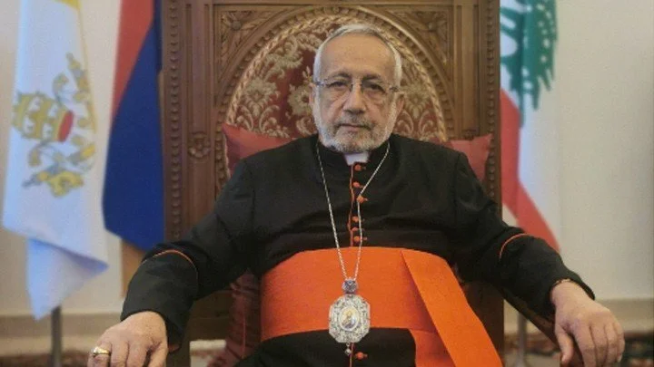 غبطة البطريرك روفائيل بيدروس الحادي والعشرون ميناسيان يعزّي أهالي ضحايا