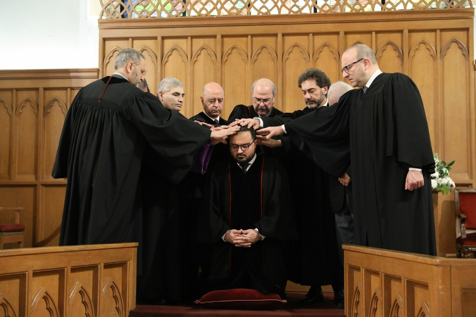 سيامة جيرار غازاريان قسًّا جديدًا في الكنيسة الإنجيليّة الأرمنيّة في بيروت