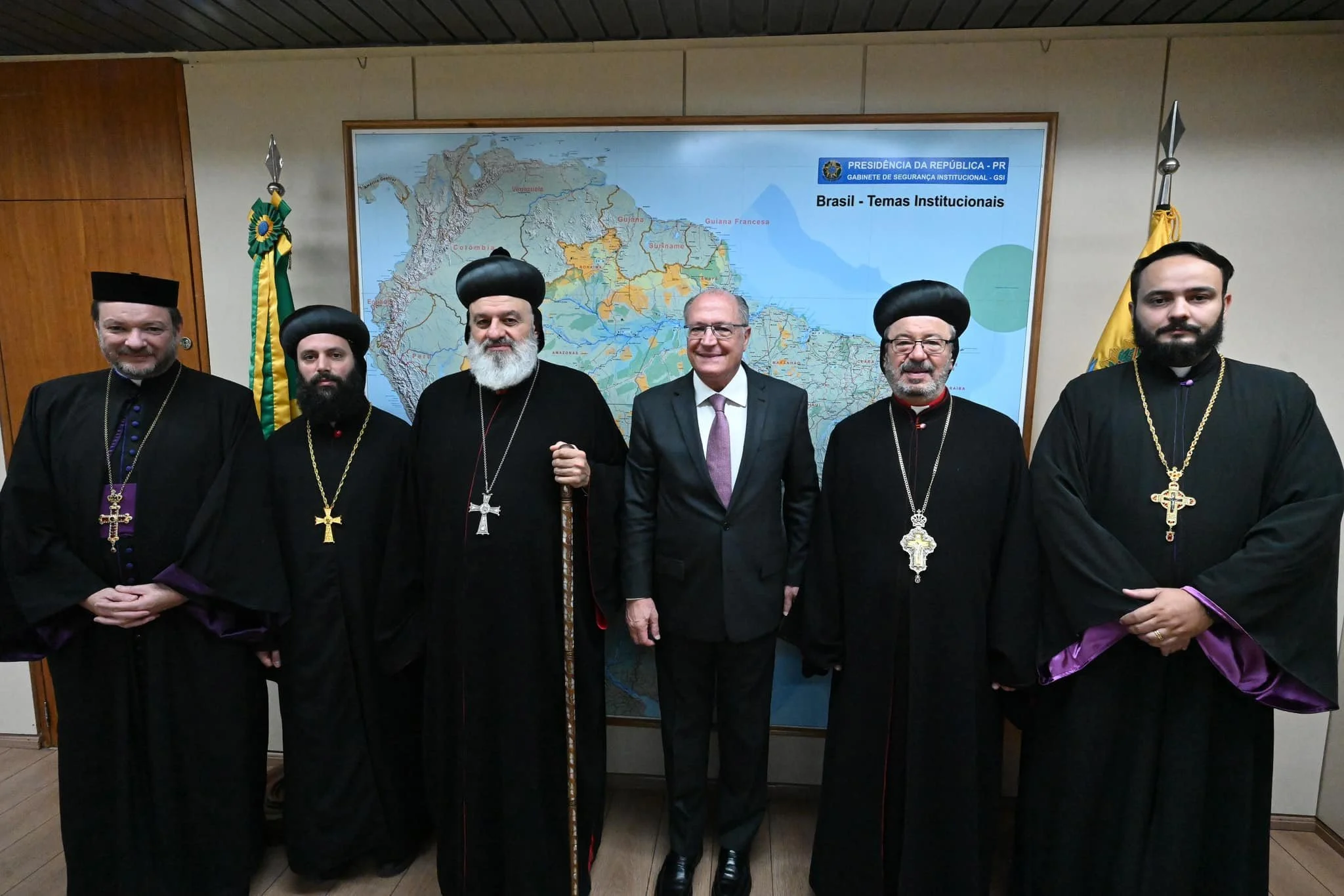 قداسة يلتقي نائب رئيس جمهوريّة البرازيل السيّد جيرالدو الكمين في القصر الرئاسي في العاصمة برازيليا