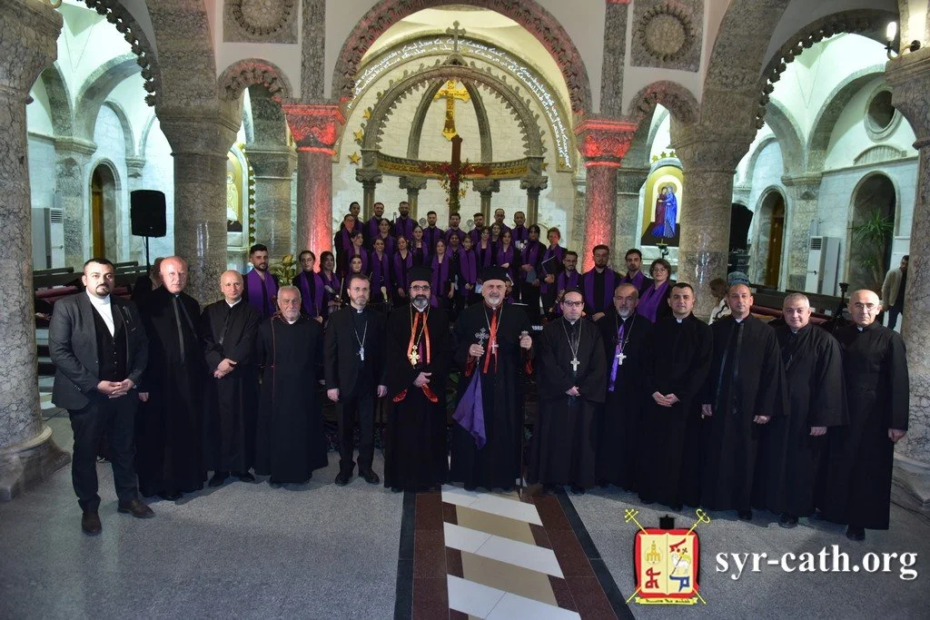 غبطة البطريرك مار اغناطيوس يوسف الثالث يونان  يحضر أمسية ترانيم روحيّة من وحي أسبوع الآلام الخلاصي في كنيسة مار يوحنّا المعمدان، قره قوش – العراق