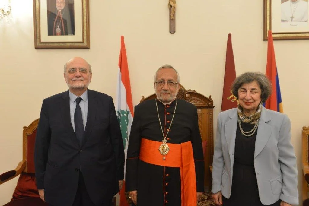 الأمين العام لمجلس كنائس الشرق الأوسط د. ميشال عبس في زيارة تهنئة بعيد القيامة إلى غبطة البطريرك روفائيل بيدروس الحادي والعشرون ميناسيان