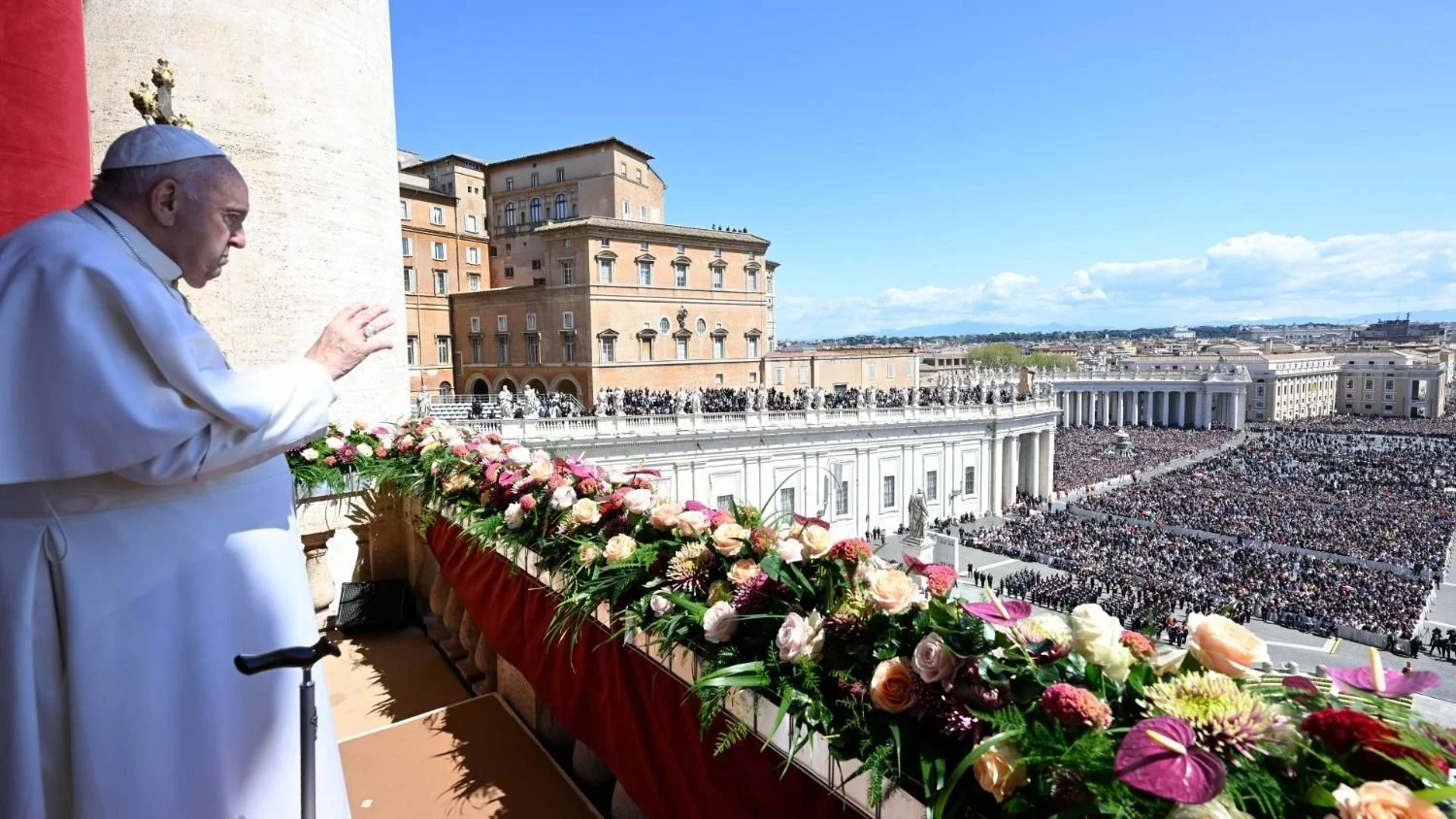 His Holiness Pope Francis at Easter Urbi et Orbi: Christ is truly risen, hope is reborn for all!