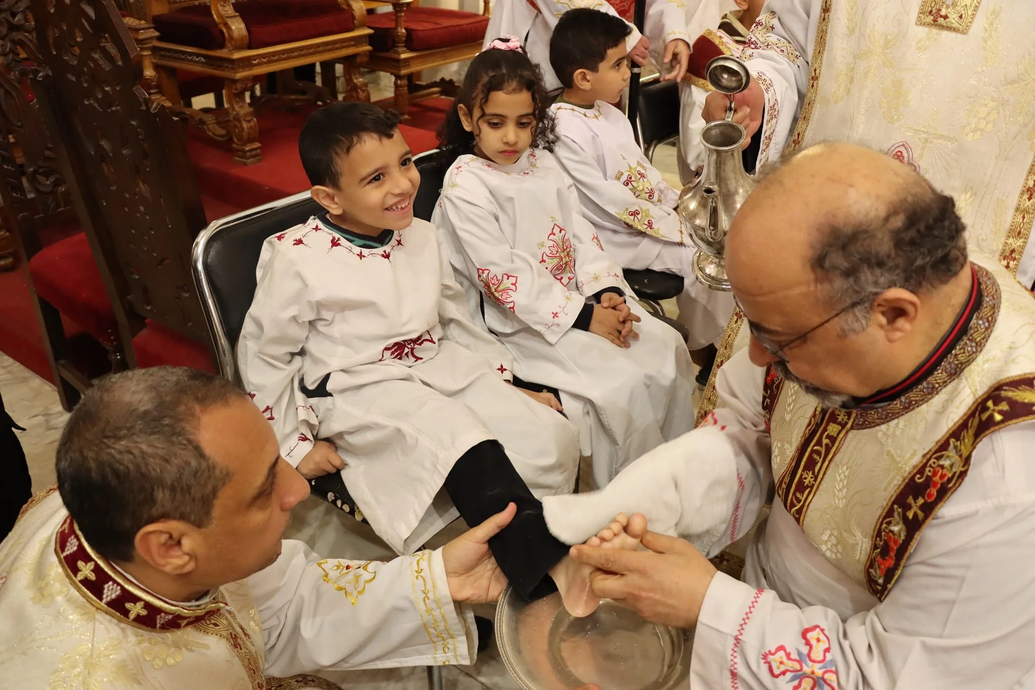 غبطة البطريرك الأنبا إبراهيم إسحق يترأس صلوات خميس العهد بالفجالة