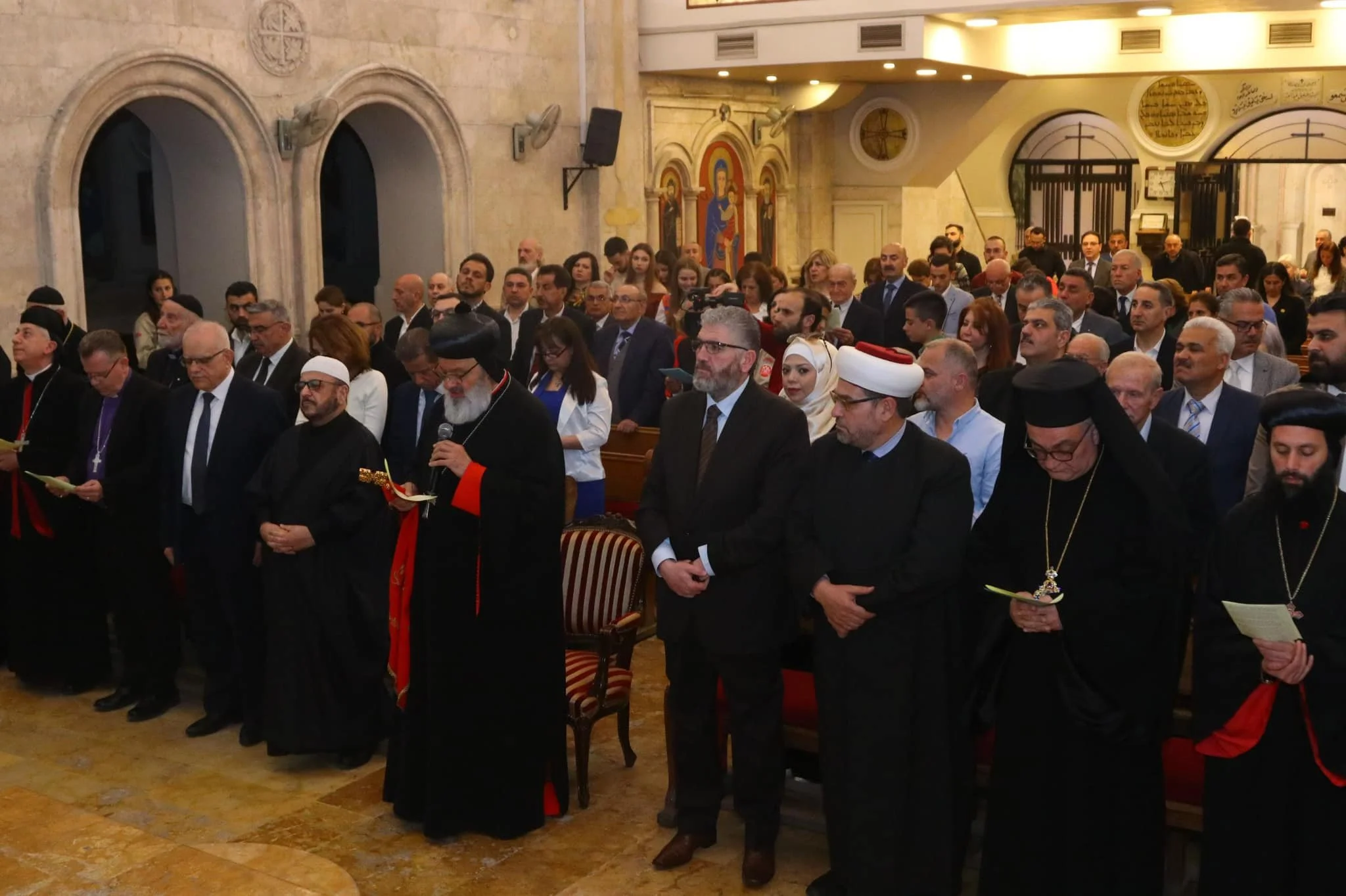 قداسة البطريرك مار إغناطيوس أفرام الثاني يصلّي من أجل المطرانين المخطوفين في حلب