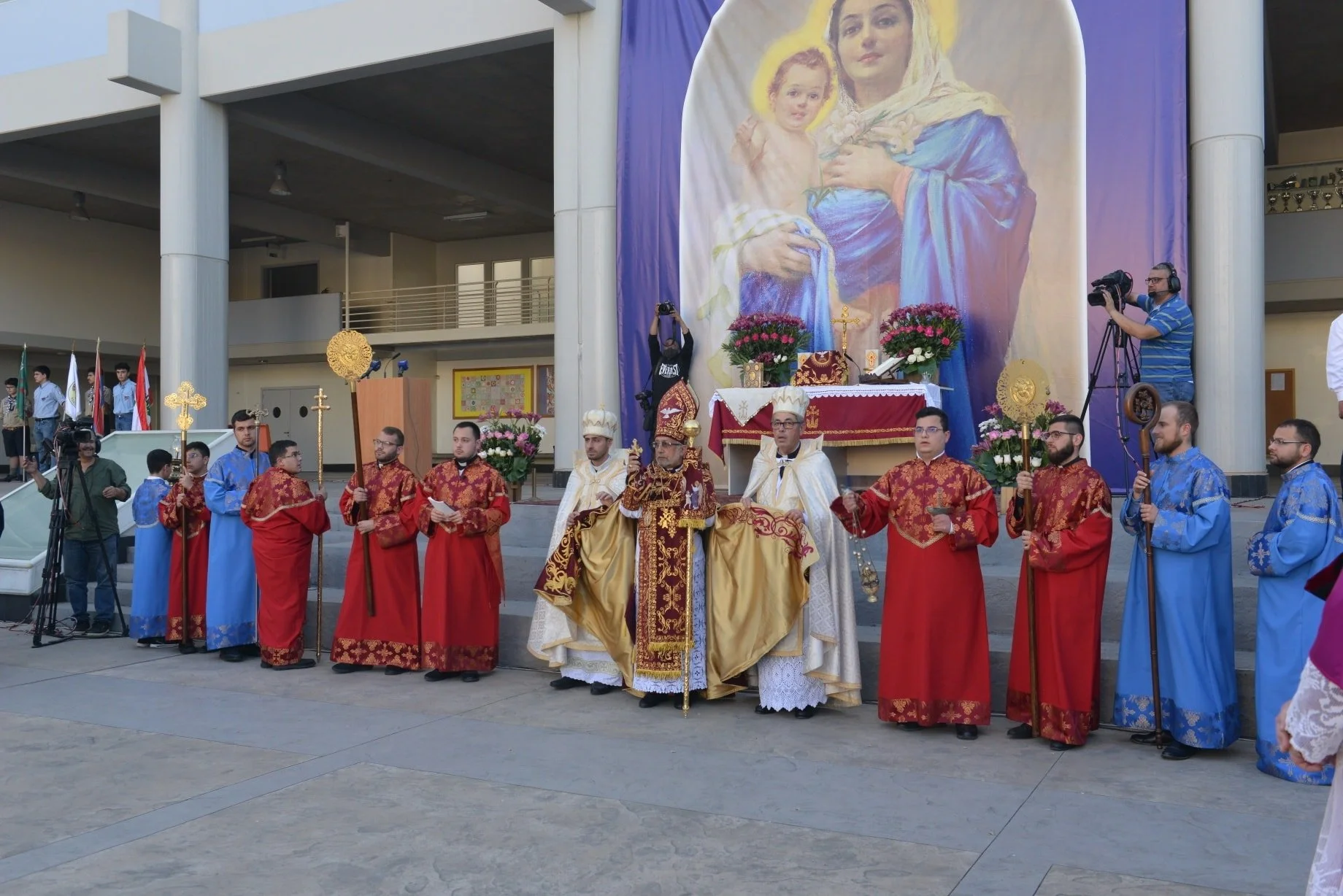 غبطة البطريرك روفائيل بيدروس الحادي والعشرون ميناسيان يترأّس قدّاس ذكرى الإبادة الأرمنيّة في بيروت