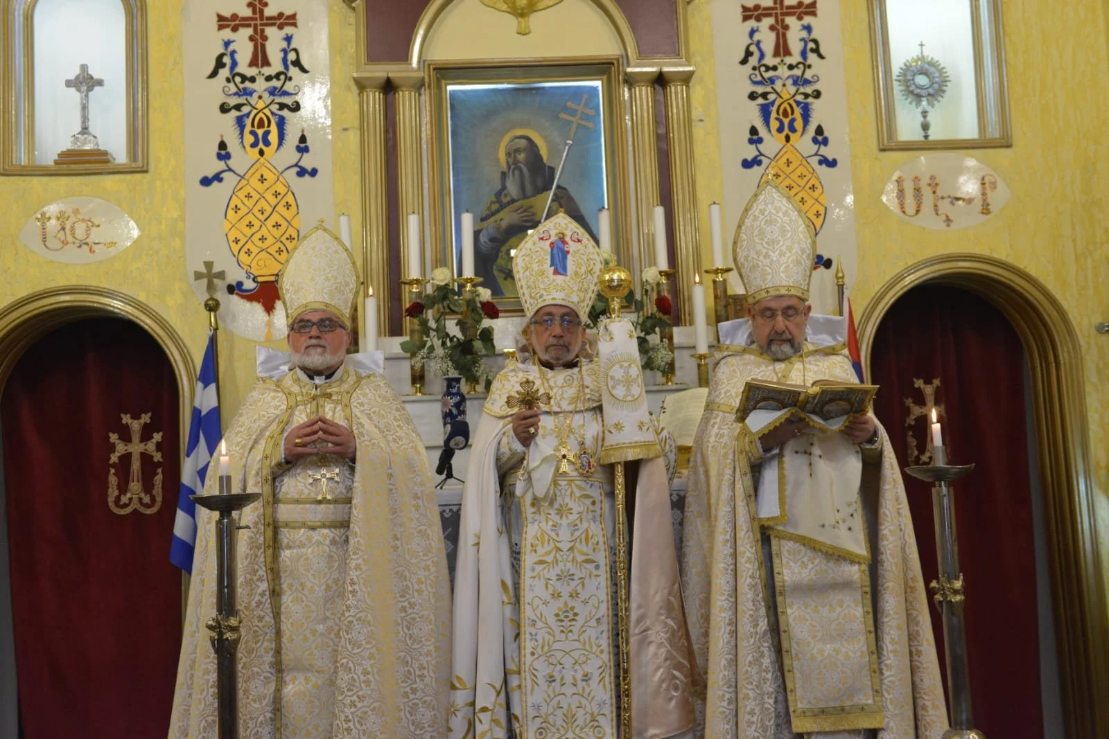 غبطة البطريرك روفائيل بيدروس الحادي والعشرون ميناسيان يترأّس القدّاس الإلهي في كنيسة القدّيس غريغوريوس المنور ويلتقي العائلات في أثينا
