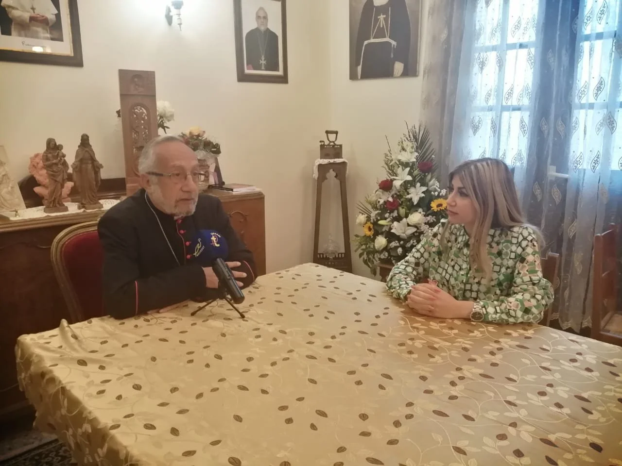 غبطة البطريرك روفائيل بيدروس الحادي والعشرون ميناسيان لتيلي لوميار - نورسات من اليونان