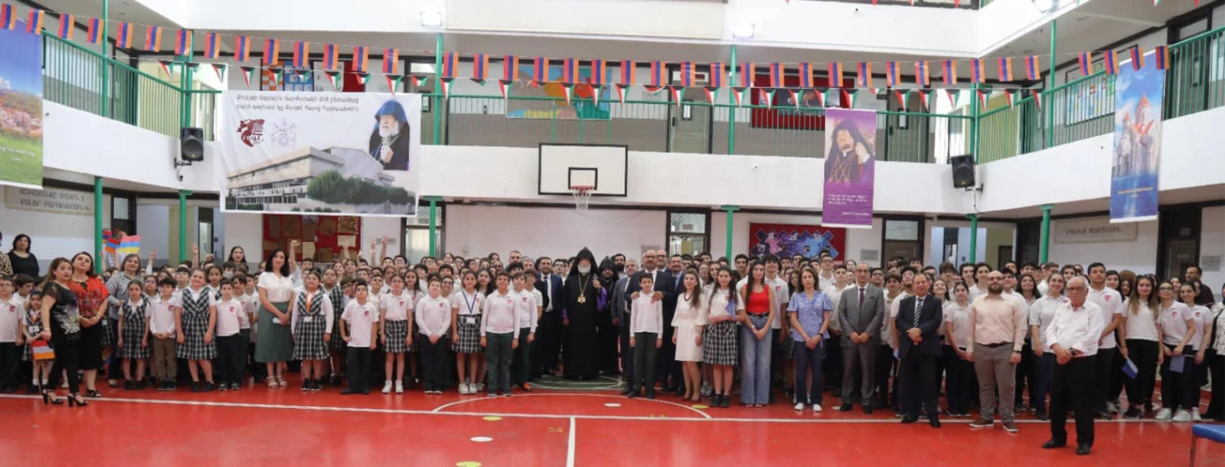 His Holiness Catholicos Aram I Visits the Kuwaiti Armenian School and the Arekag kindergarten