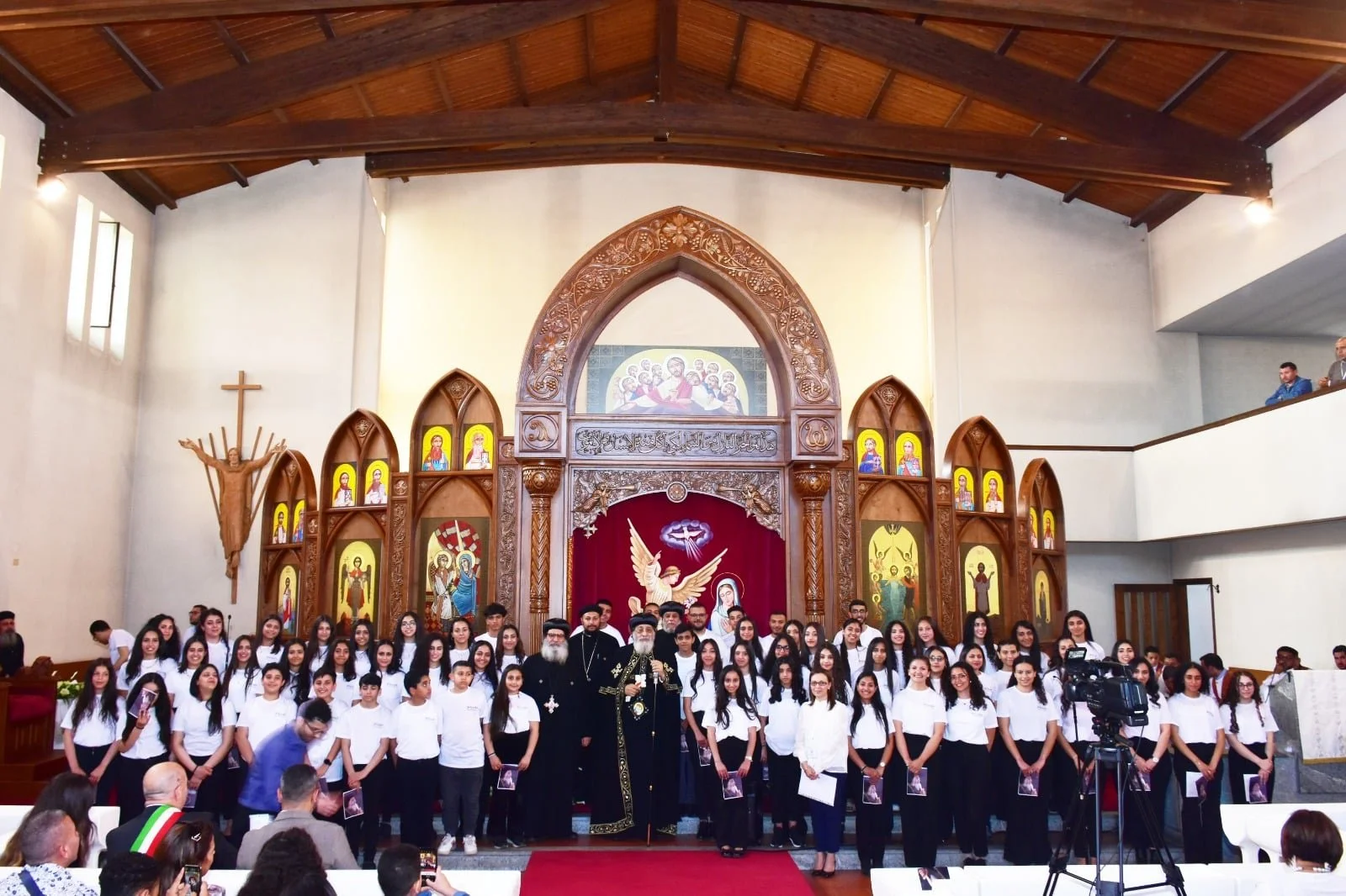 قداسة البابا تواضروس الثاني يلتقي مجموعة جديدة من شعب إيبارشيّة ميلانو في كنيسة البشارة في مدينة باديرنو دونيانو