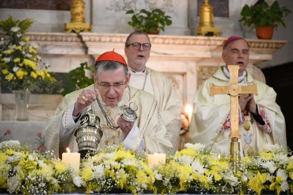 "من أجل كنيسة واحدة"