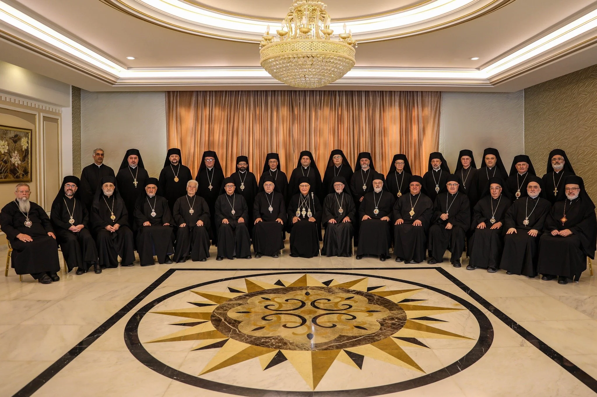 غبطة البطريرك يوسف العبسي يترأّس الجلسة الإفتتاحيّة الأولى للسينودوس العام لكنيسة الروم الملكيّين الكاثوليك