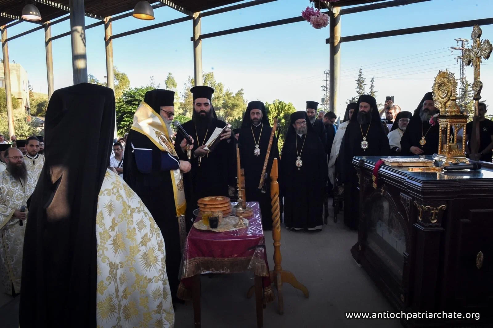 غبطة البطريرك يوحنا العاشر يترأّس صلاة غروب عيد القدّيسَين بطرس وبولس في دير رؤيا القدّيس بولس في تل كوكب، ريف دمشق