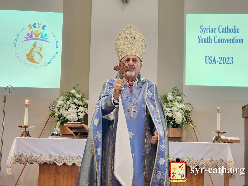 غبطة البطريرك مار اغناطيوس يوسف الثالث يونان يحتفل بالقدّاس مع كهنة أبرشيّة سيّدة النجاة قبل افتتاح مؤتمر شبيبة الأبرشيّة، ديترويت - ميشيغان، الولايات المتّحدة الأميركيّة