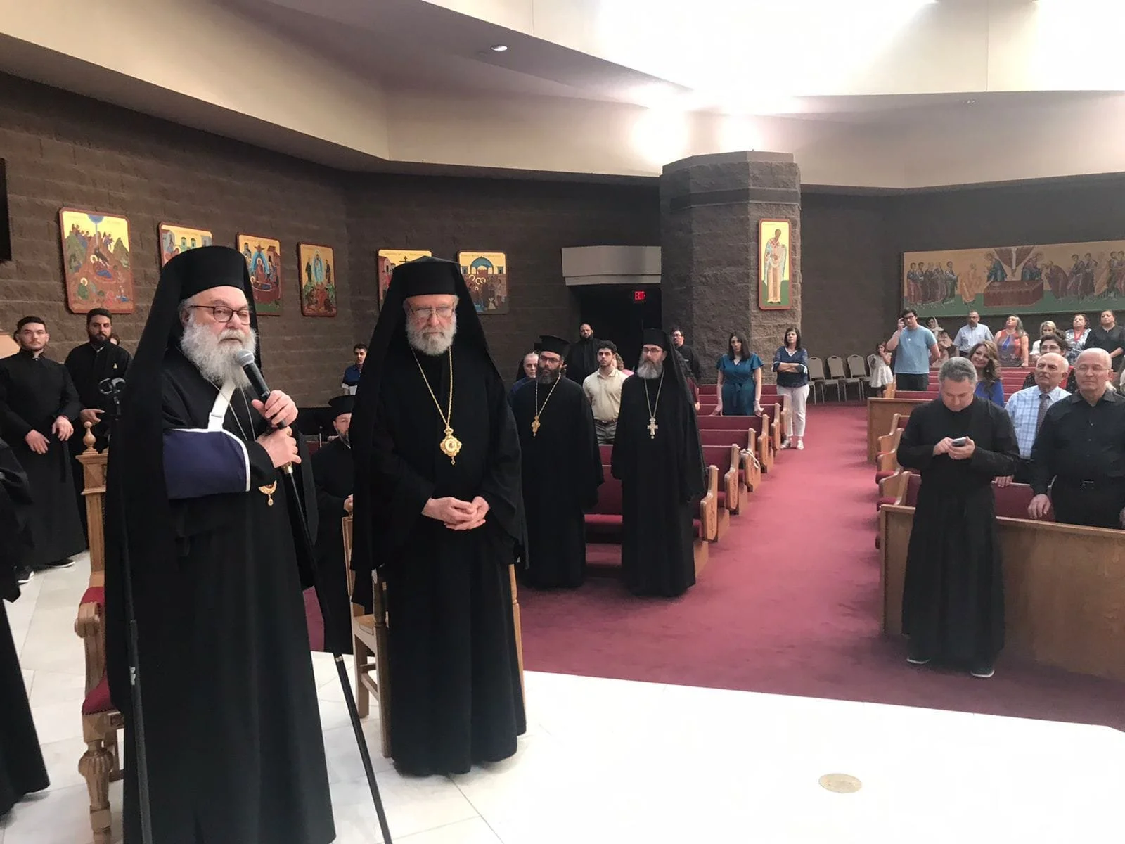 غبطة البطريرك يوحنا العاشر يترأّس صلاة الغروب في رعيّة القدّيس جاورحيوس في فينيكس، أريزونا