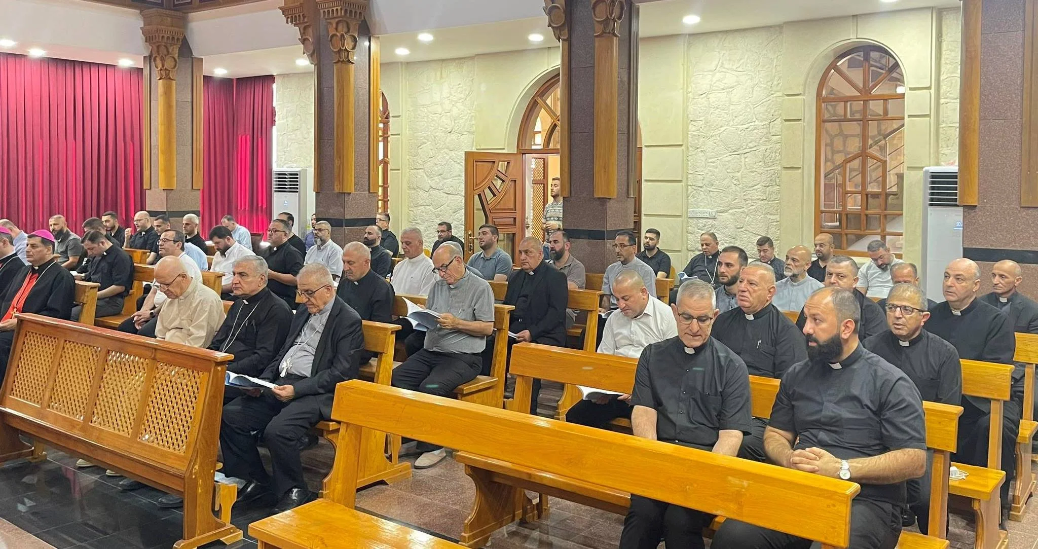 اليوم الثاني من الرياضة الروحيّة لأساقفة وكهنة العراق