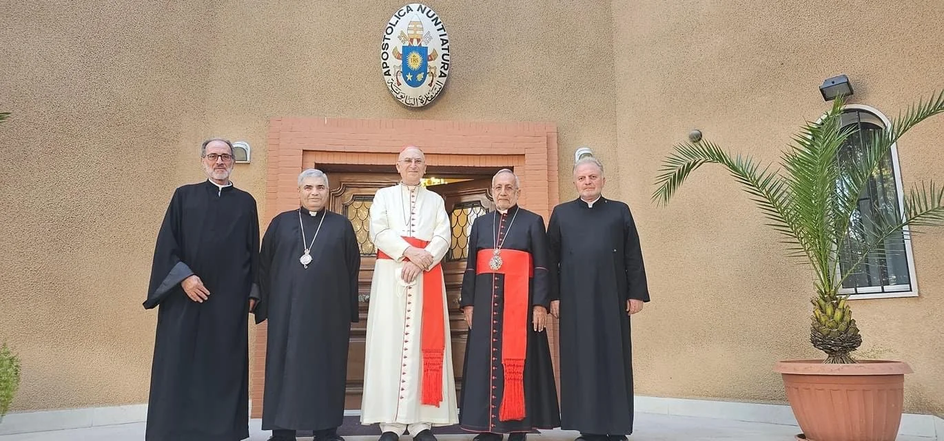 غبطة البطريرك روفائيل بيدروس الحادي والعشرون ميناسيان يزور سعادة السفير البابوي في سورية الكاردينال ماريو زيناري في مقرّ السفارة البابويّة