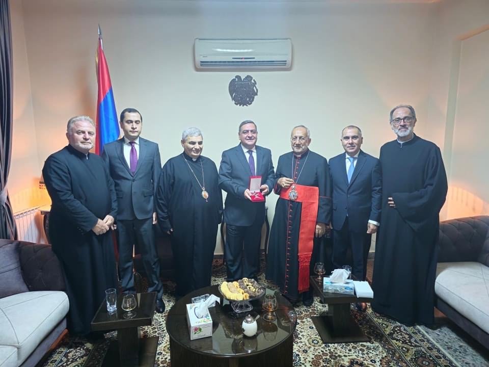 غبطة البطريرك روفائيل بيدروس الحادي والعشرون ميناسيان يزور مقرّ السفارة الأرمنيّة في دمشق