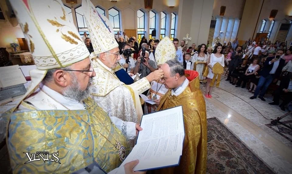 السيامة الأسقفيّة لسيادة المطران نرسيس جوزيف زاباريان بوضع يد غبطة البطريرك روفائيل بيدروس الحادي والعشرون ميناسيان في حلب