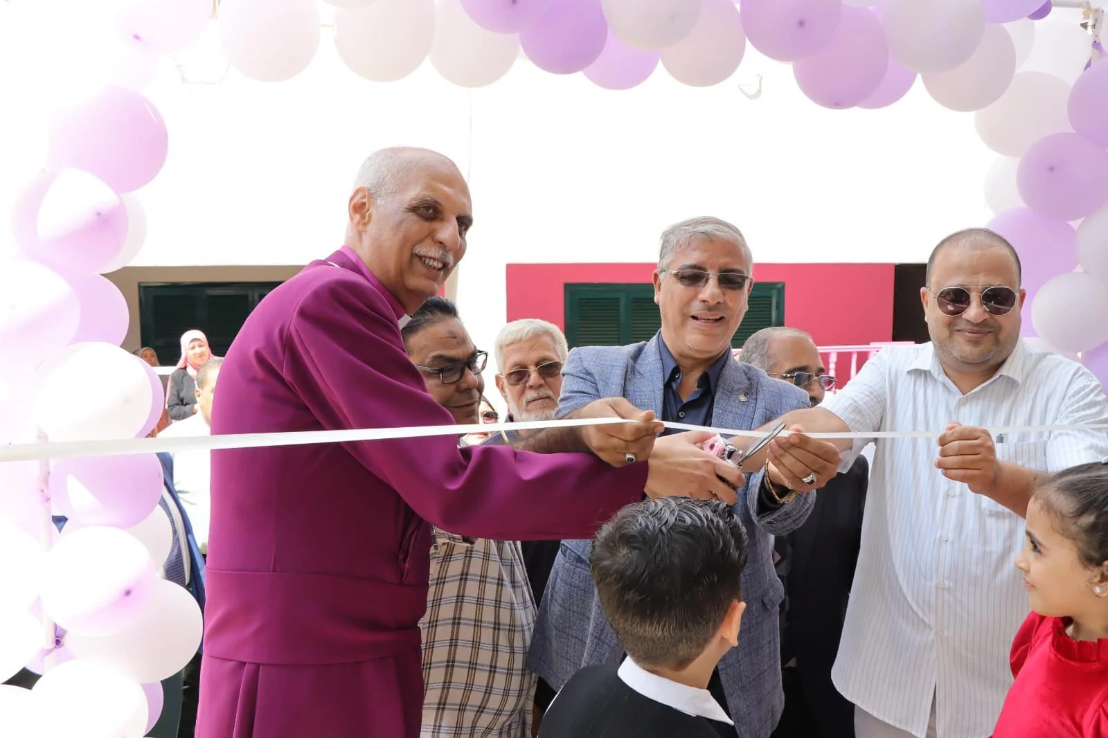 رئيس أساقفة الكنيسة الأسقفيّة الدكتور سامي فوزي يفتتح قسم اللغات بالمدرسة الأسقفية بمنوف، مصر