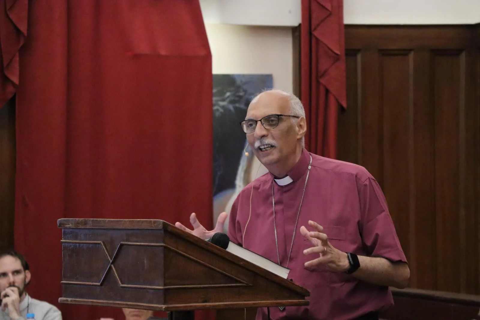 خلال اجتماعه بأعضاء مجالس كنائس الإبروشيّة، رئيس أساقفة الكنيسة الأسقفيّة الدكتور سامي فوزي: نحن نعمل من أجل اللّه وليس أنفسنا