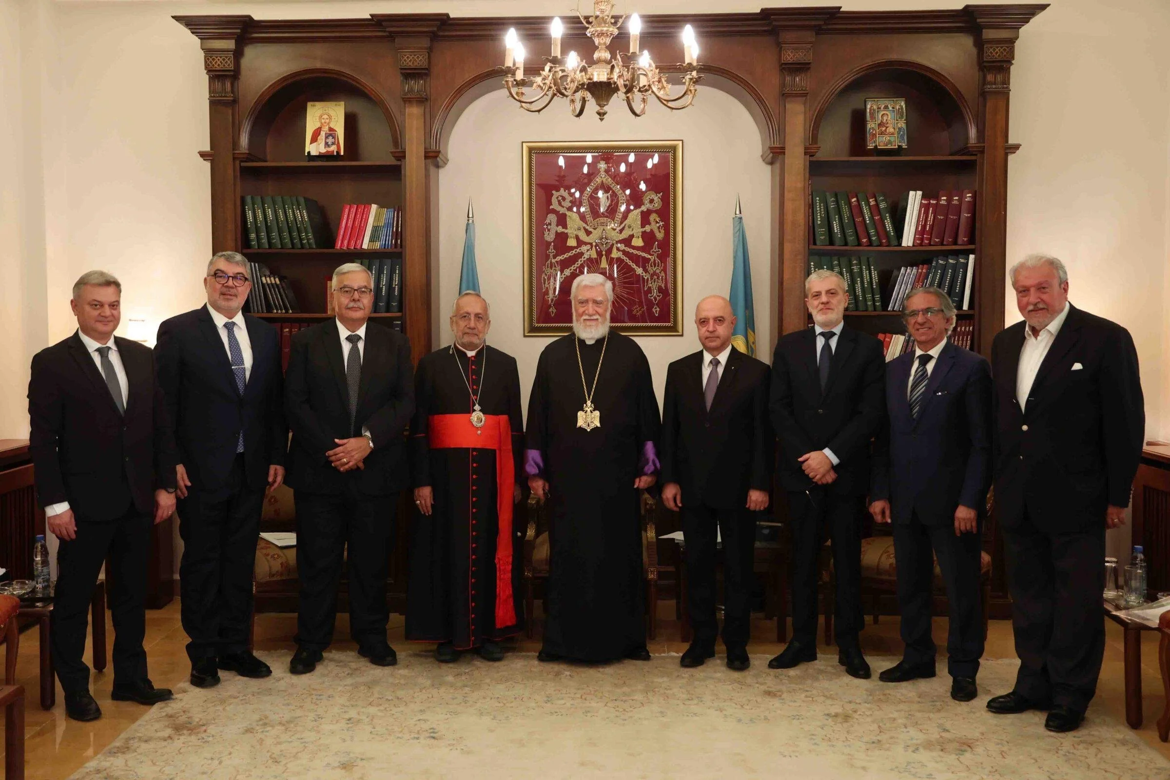 القادة الروحيّون الأرمن وممثّلو الأحزاب السياسيّة يوجّهون نداءً لدعم المبادرات الجامعة في سبيل أرتساخ