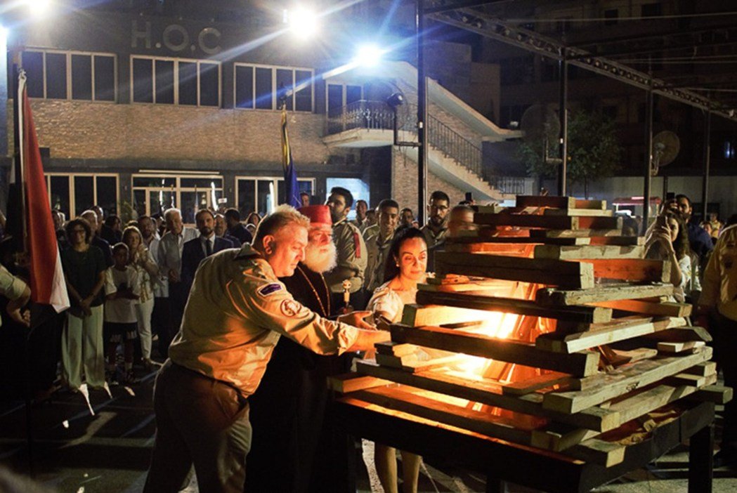 غبطة البابا ثيودروس الثاني يُشعل نار العثور على الصليب 