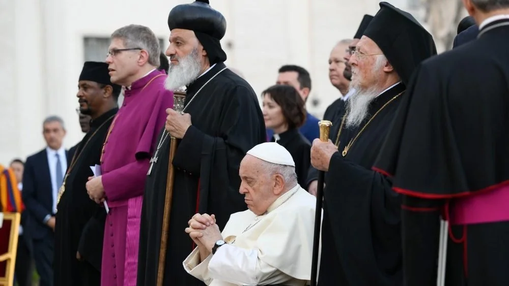 His Holiness Pope Francis at Vigil: May God grant Synod the “gift of listening”