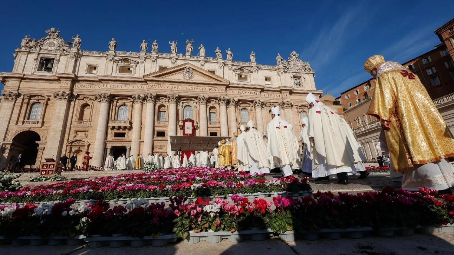 قداسة البابا فرنسيس يحتفل بالقدّاس الإلهي ويفتتح أعمال الجمعيّة العامة العادية السادسة عشر لسينودس الأساقفة حول السينودسيّة