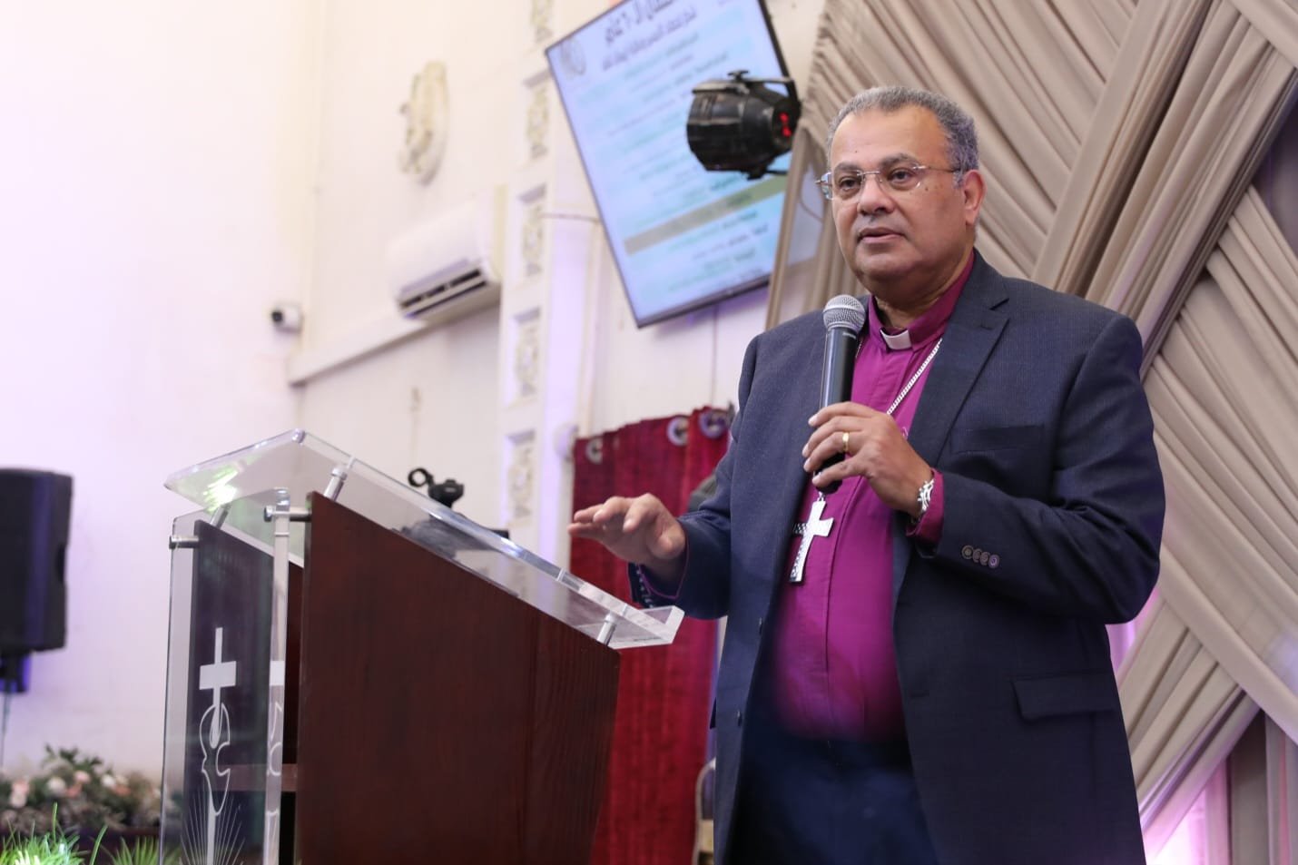 الدكتور القسّ أندريه زكي يشارك شعب الكنيسة المعمدانيّة بالقاهرة في الصلاة من أجل الشعب الفلسطيني