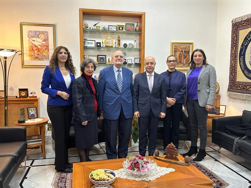 الأمين العام د. ميشال عبس ووفد من مجلس كنائس الشرق الأوسط في زيارة إلى حضرة القسّ د. بول هايدوستيان