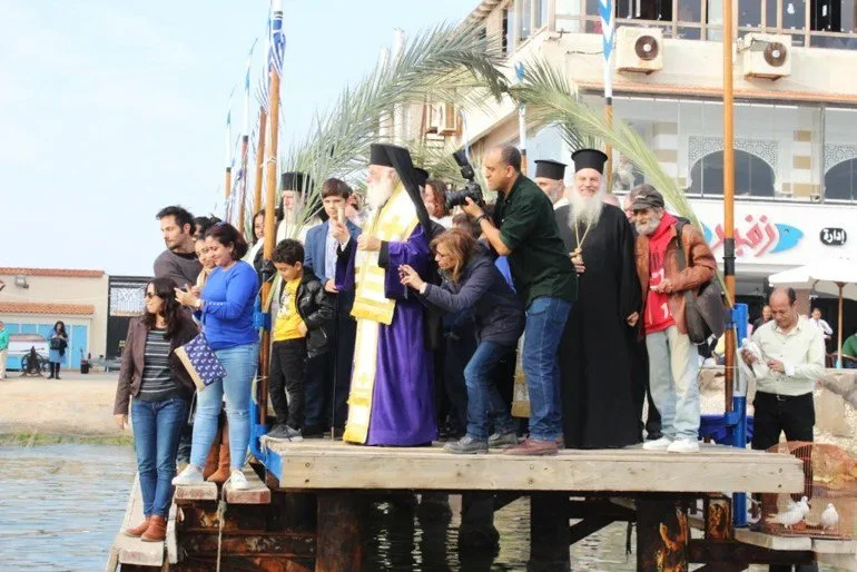 غبطة البابا ثيودروس الثاني يبارك مياه البحر المتوسّط