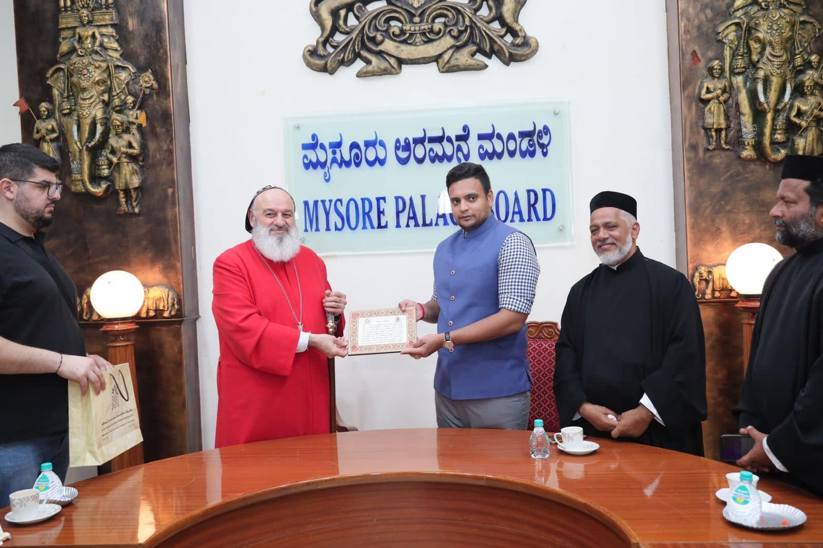 His Holiness Patriarch Mor Ignatius Aphrem II Visits His Highness Yaduveer Krishnadatta Chamaraja WadiyarMaharaja of Mysore