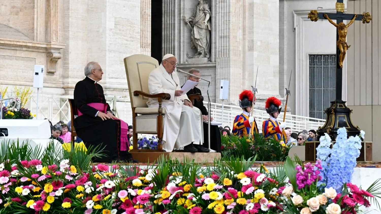 His Holiness Pope Francis at Audience: The righteous and upright will find happiness