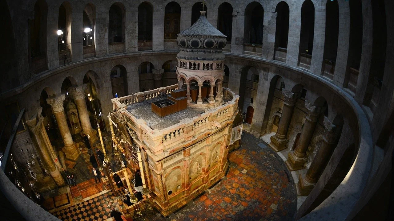 قداسة البابا فرنسيس: ليملأ الربّ القائم من بين الأموات جميع الجماعات بالفرح والسلام