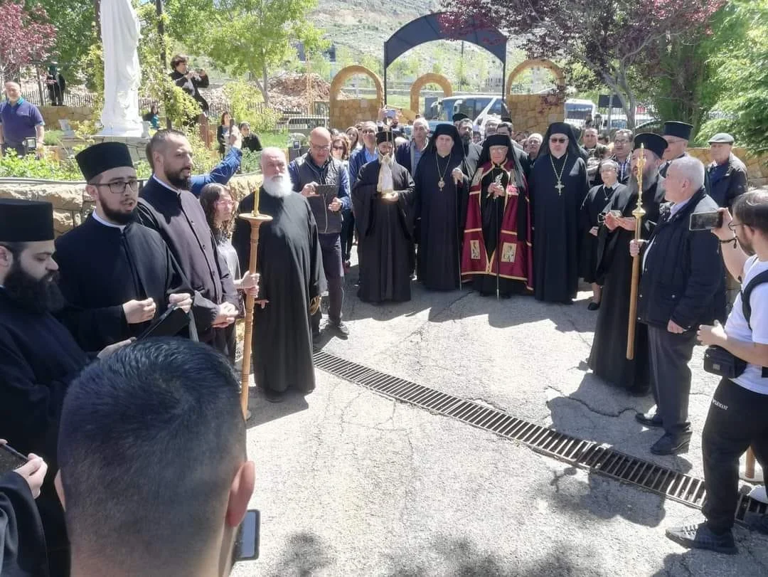 غبطة البطريرك يوسف العبسي يحتفل باللّيترجيا الإلهيّة المقدّسة لمناسبة وداع عيد الفصح المجيد في دير القيامة - شبروح، لبنان
