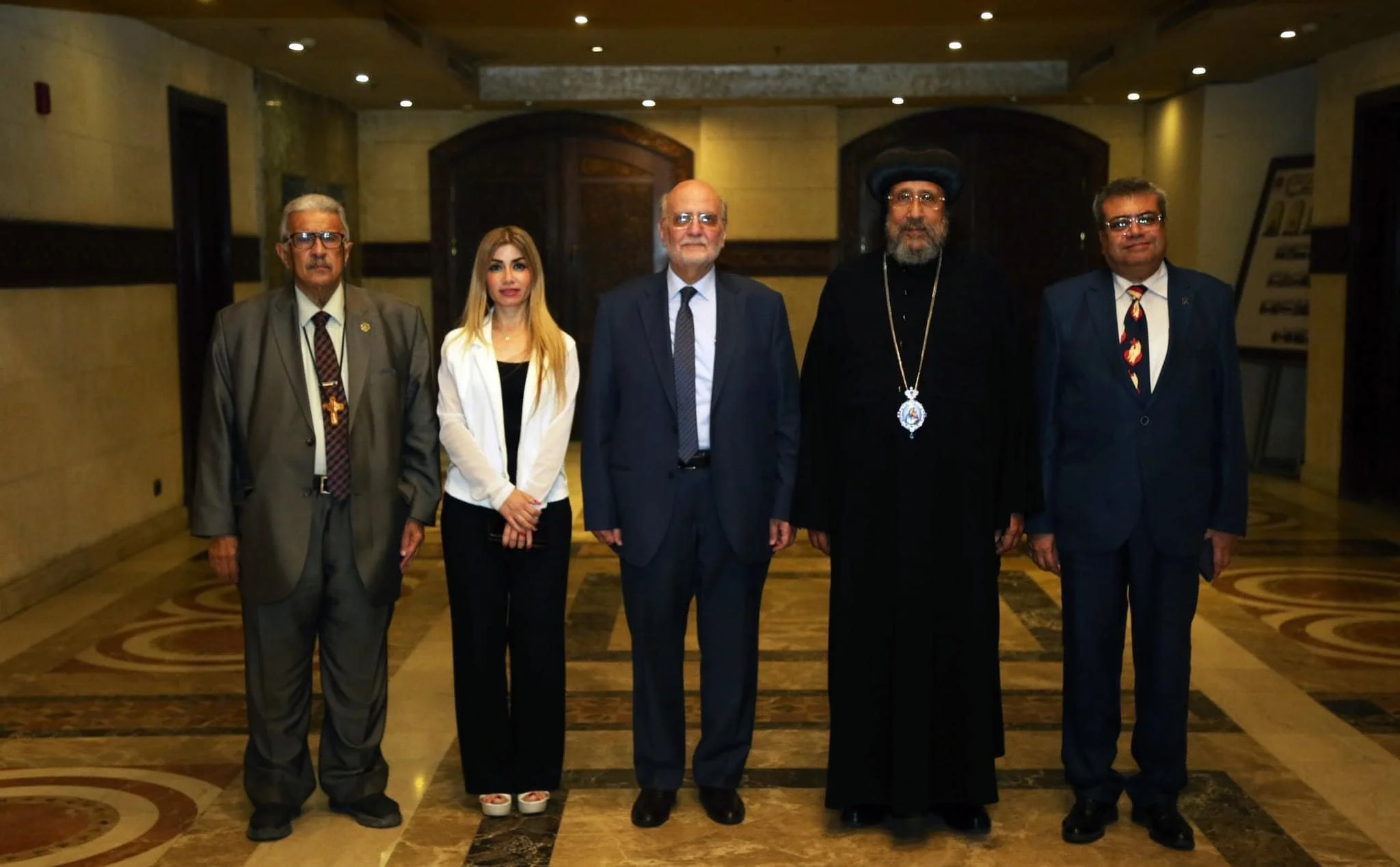 نيافة الأنبا إرميا يقيم عشاء تكريميًّا للأمين العام لمجلس كنائس الشرق الأوسط البروفسور ميشال عبس