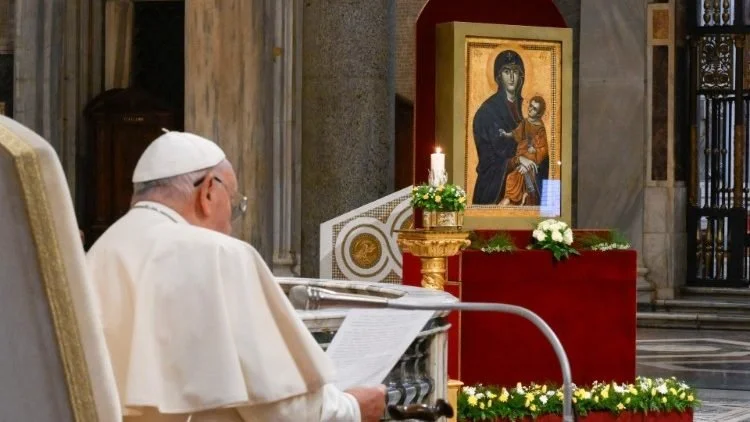 قداسة البابا فرنسيس: يا ملكة السلام حوّلي عقول الّذين يغذون الكراهية، وأسكتي ضجيج الأسلحة الّتي تولِّد الموت